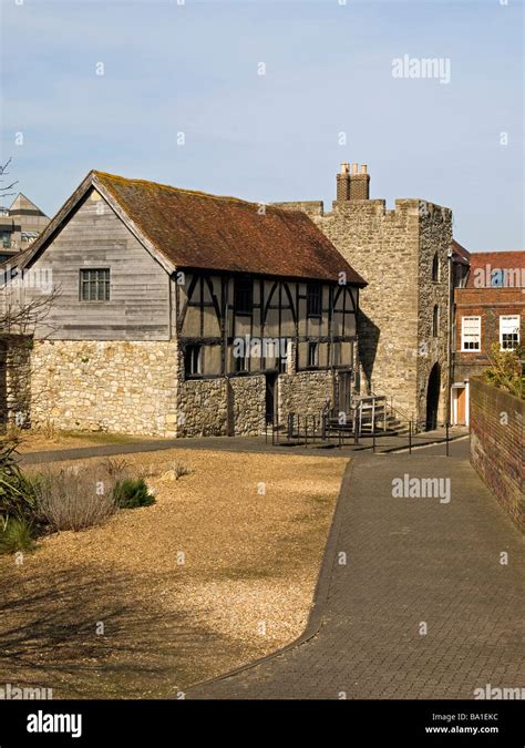 tudor merchants hall southampton